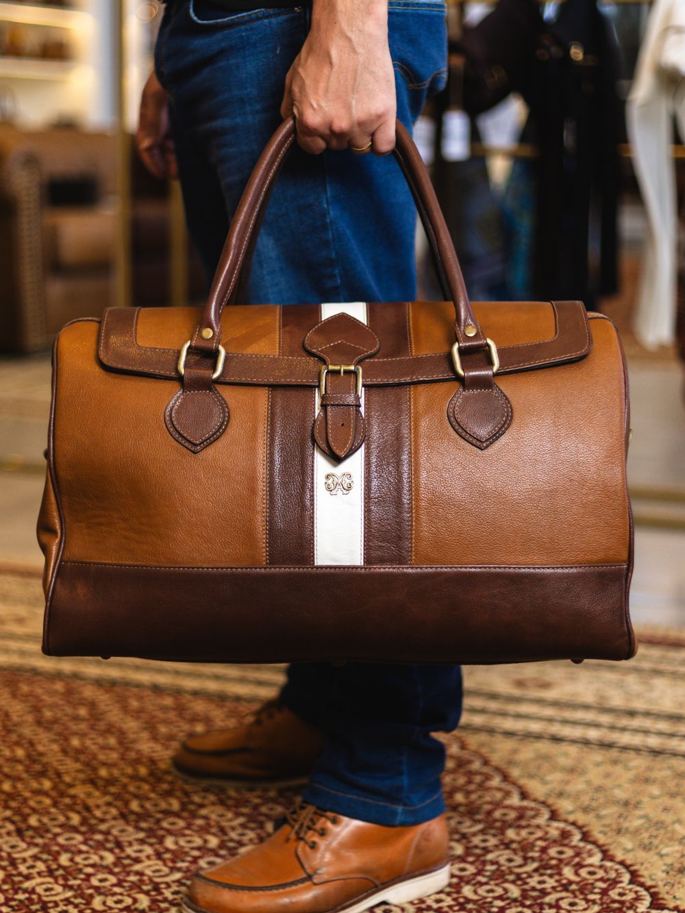 Chasqueiro Travel Leather Bag
